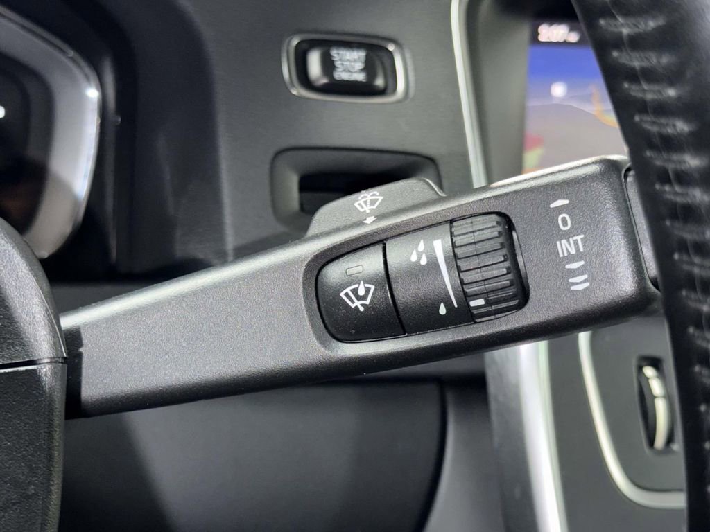 Used 2018 Volvo S60 T5 Inscription Platinum image 29