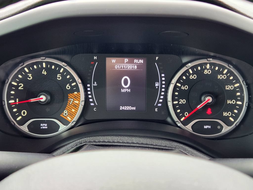 Used 2019 Jeep Renegade Latitude FWD image 17