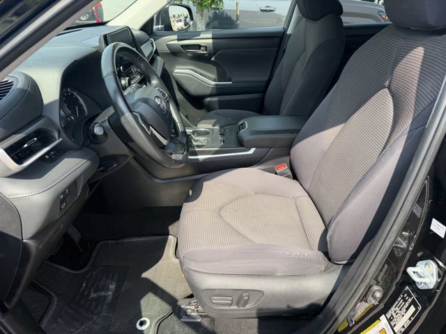 Certified 2024 Toyota Highlander LE FWD image 18