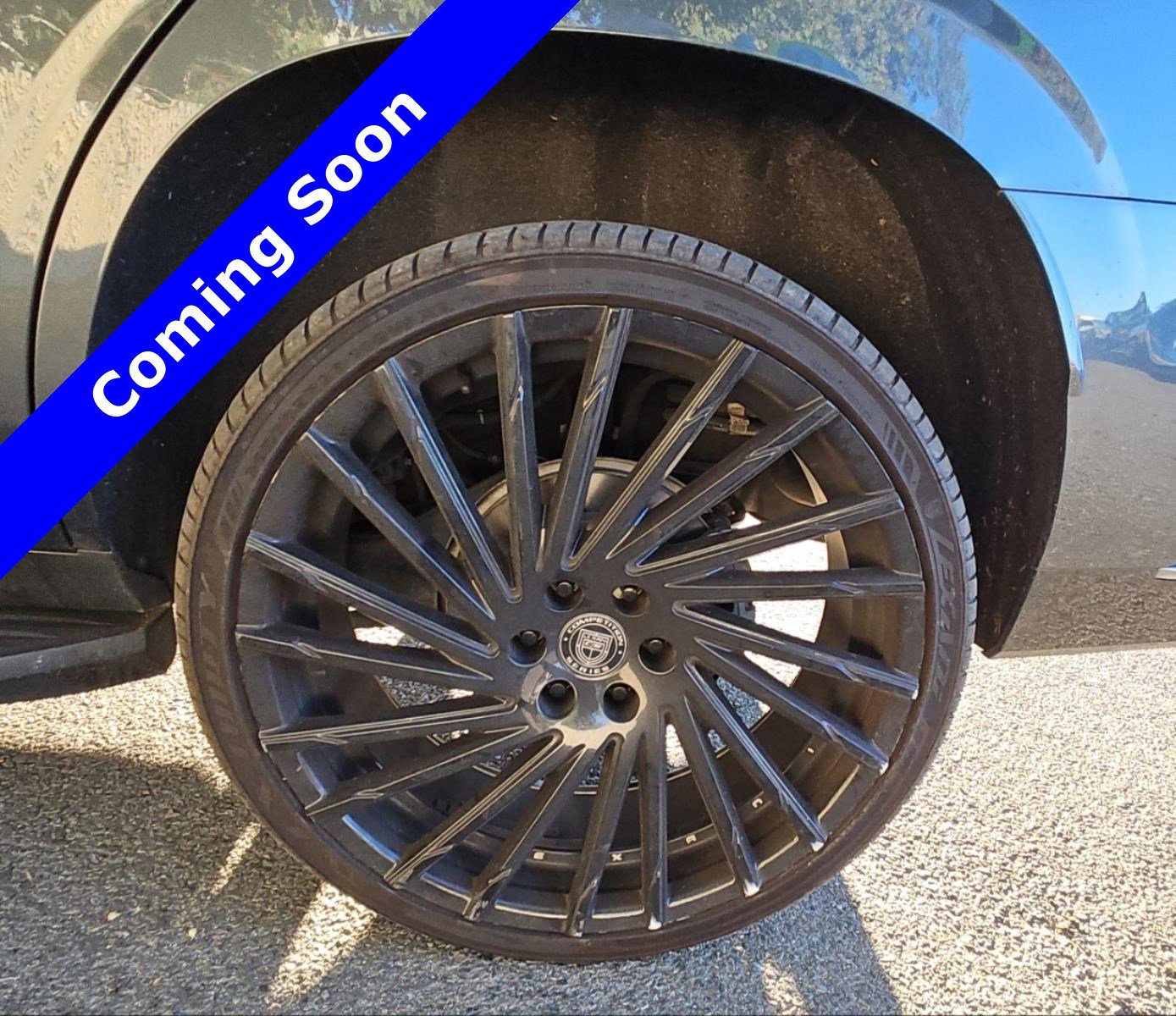 Used 2021 Cadillac Escalade Premium Luxury image 15