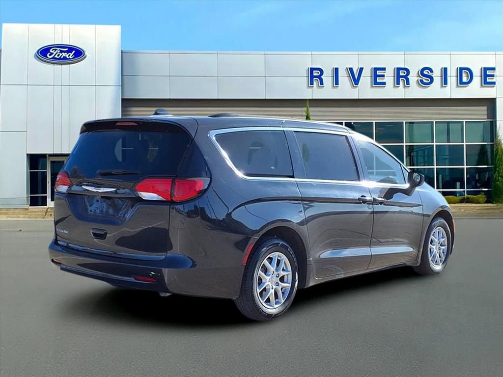 Used 2020 Chrysler Voyager Lxi image 6