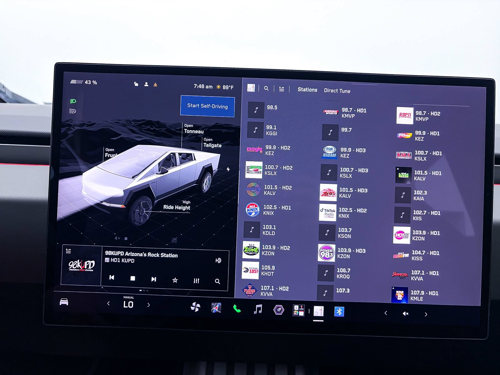 Used 2024 Tesla Cybertruck AWD Crew Cab image 24