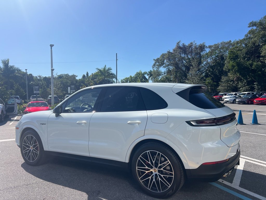 Used 2024 Porsche Cayenne S image 16
