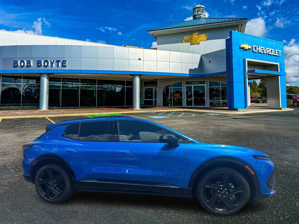 New 2025 Chevrolet Equinox EV RS w/ LPO, Illumination Package image 4