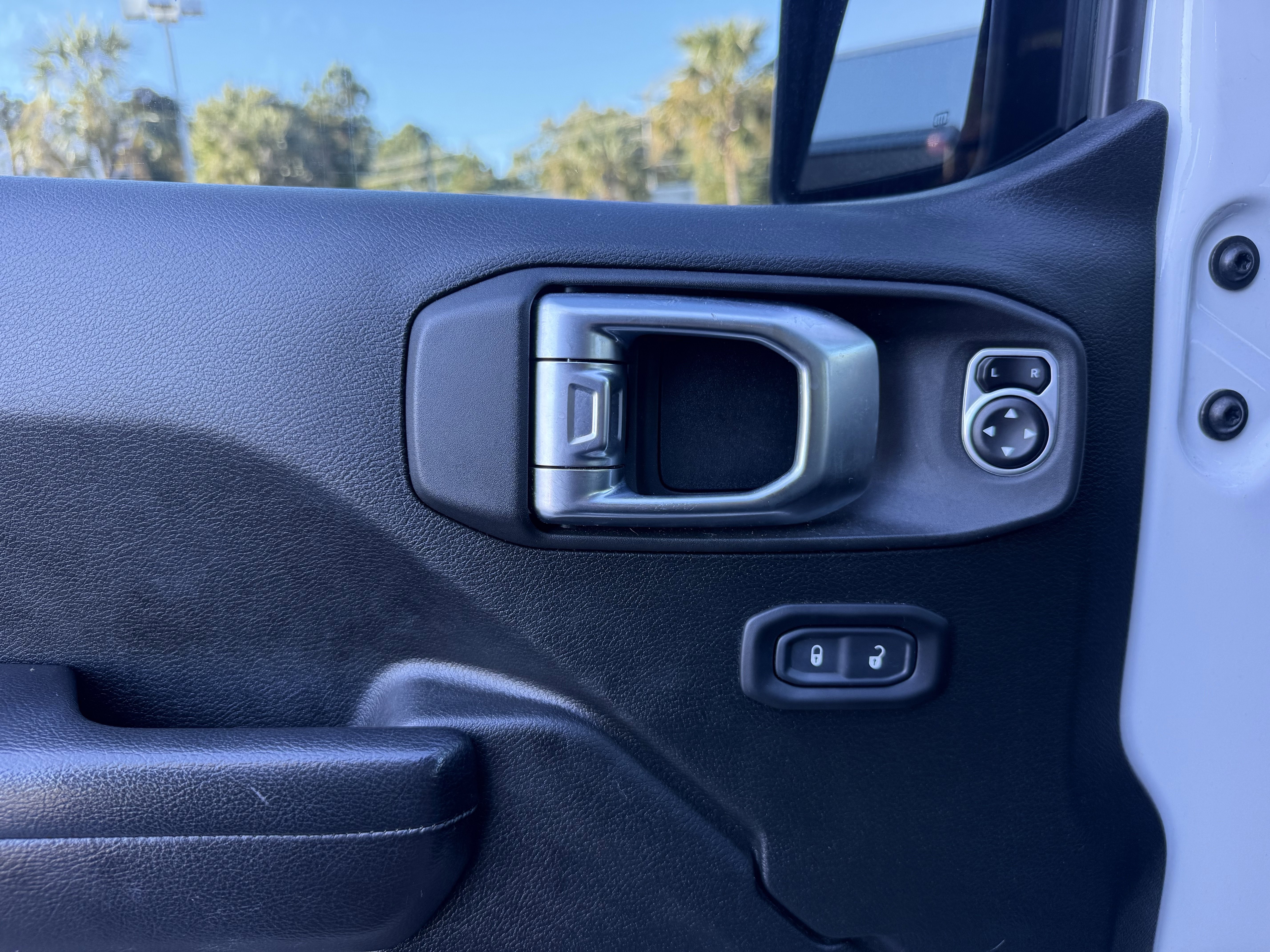 Used 2019 Jeep Wrangler Sport image 28