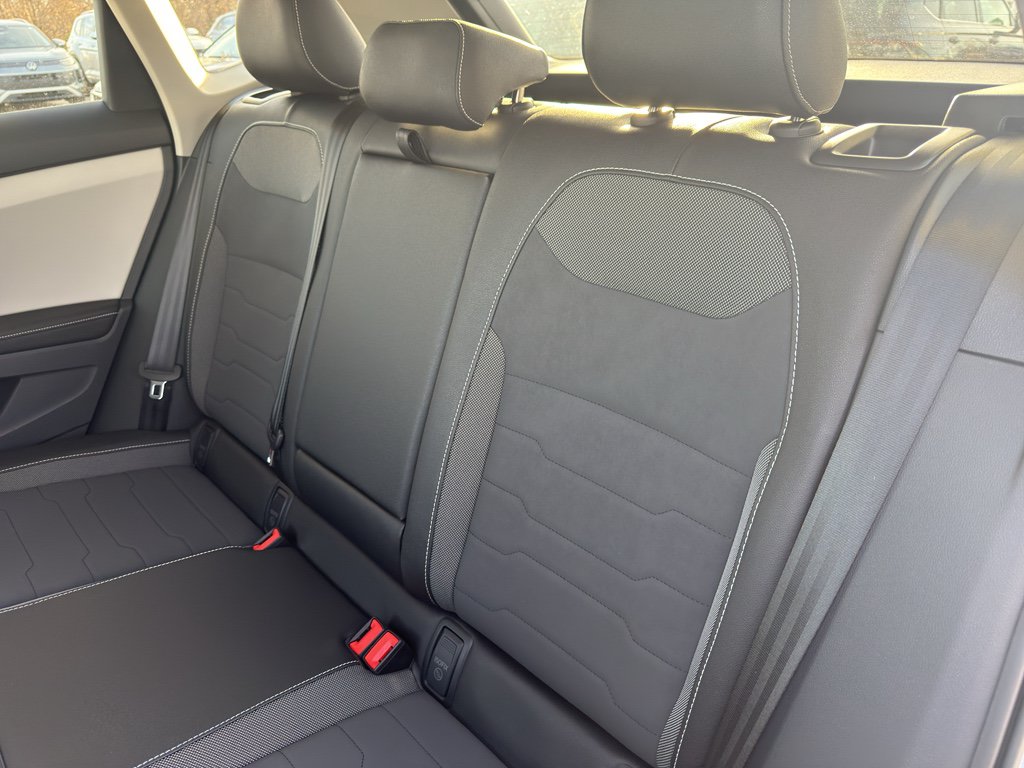 New 2026 Volkswagen Taos SE FWD image 9