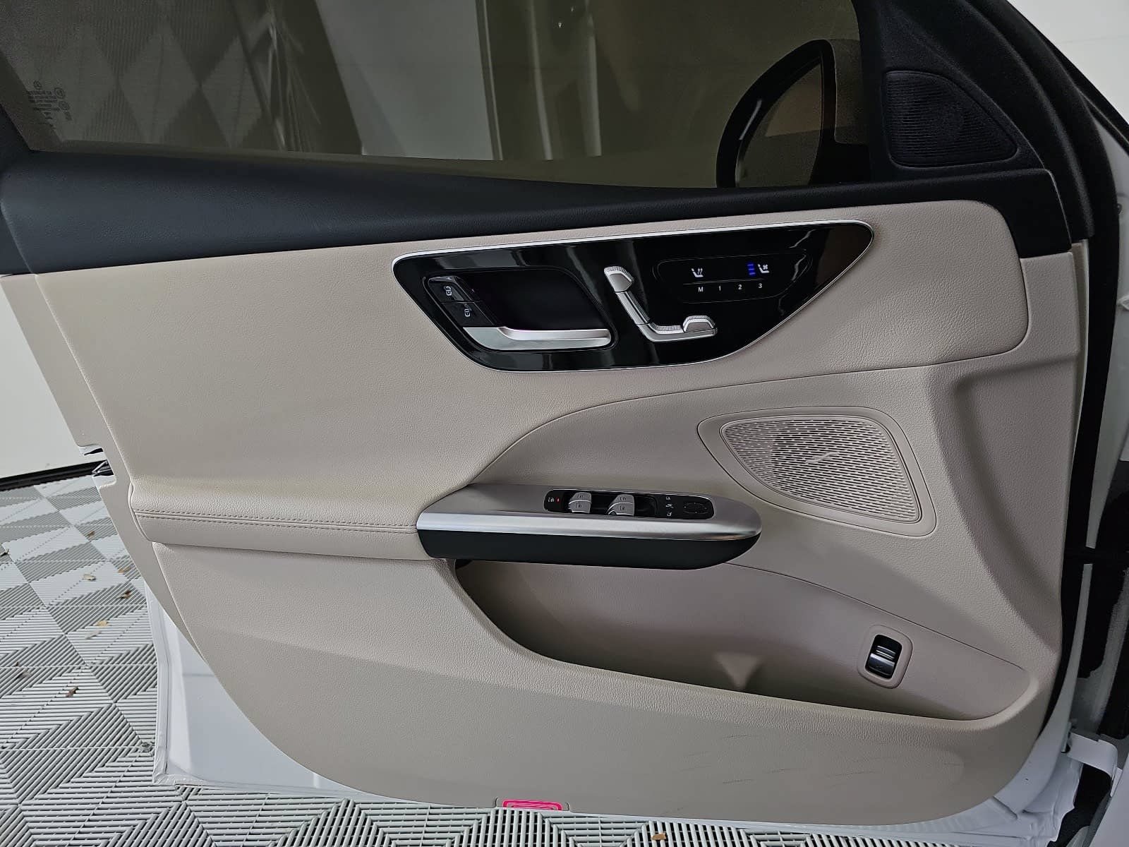 Used 2024 Mercedes-Benz C 300 Sedan image 26