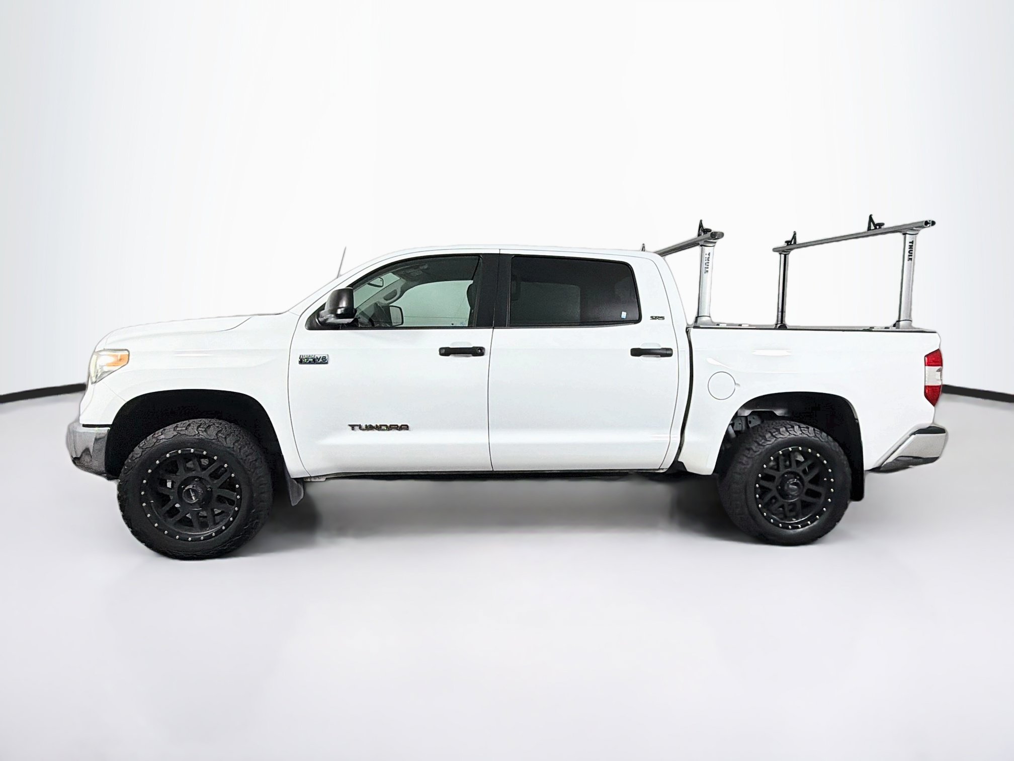 Used 2014 Toyota Tundra SR5 w/ SR5 Upgrade Package AWD/4WD image 4