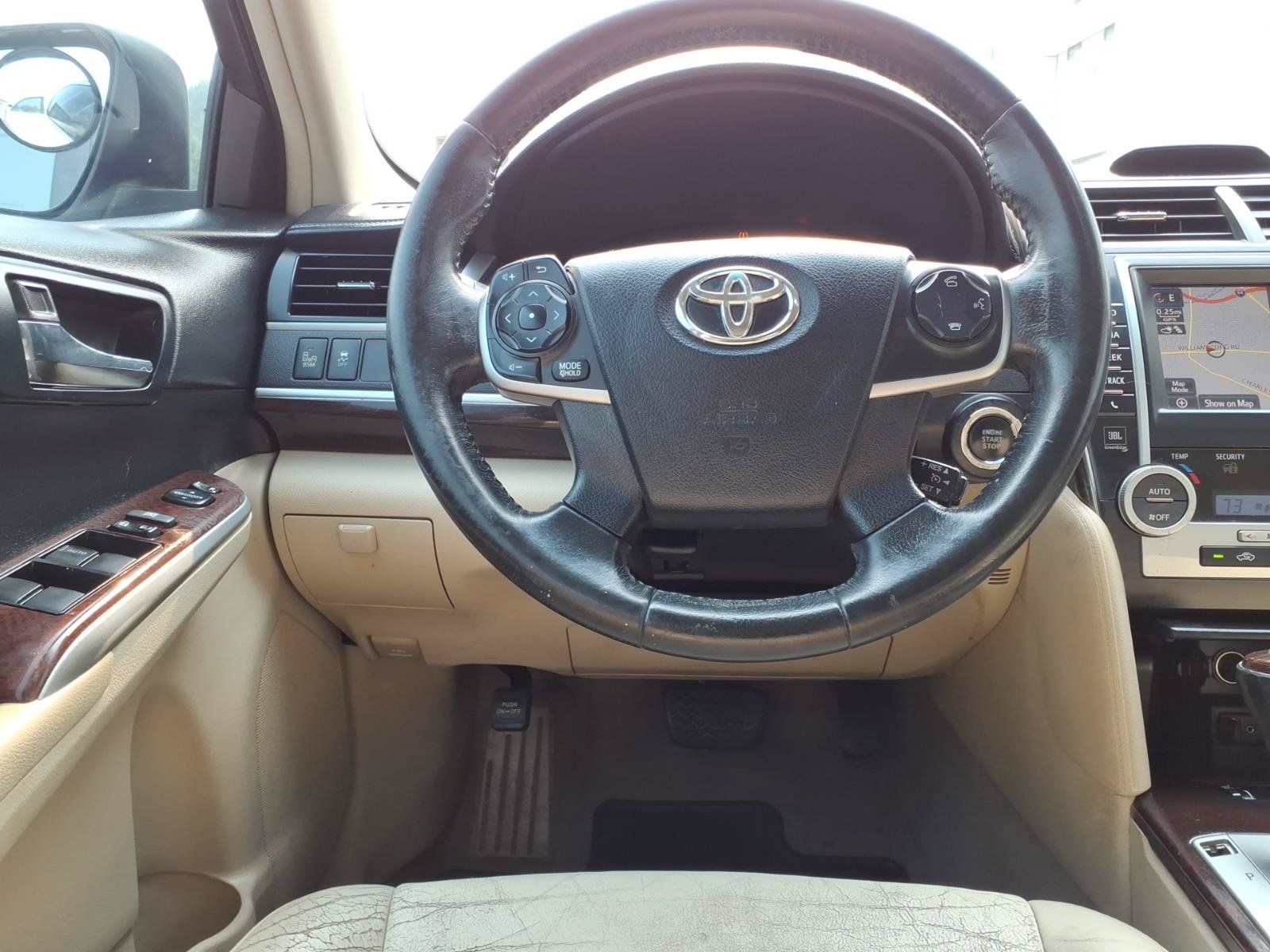 Used 2013 Toyota Camry XLE FWD image 5