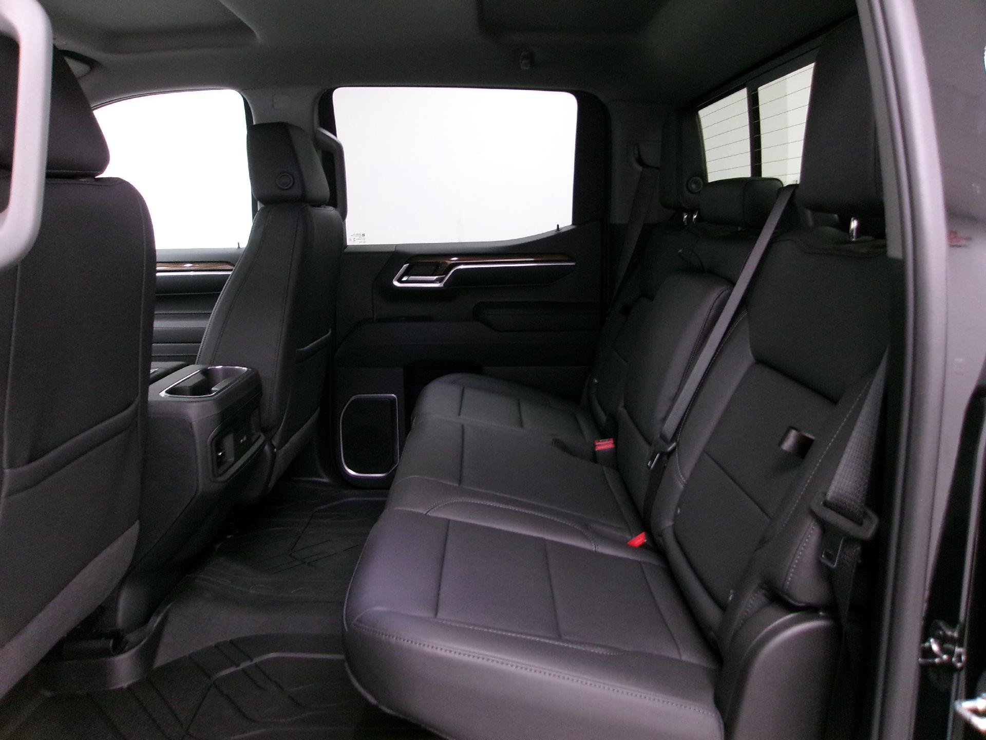 New 2026 Chevrolet Silverado 1500 RST w/ Redline Edition AWD/4WD image 9