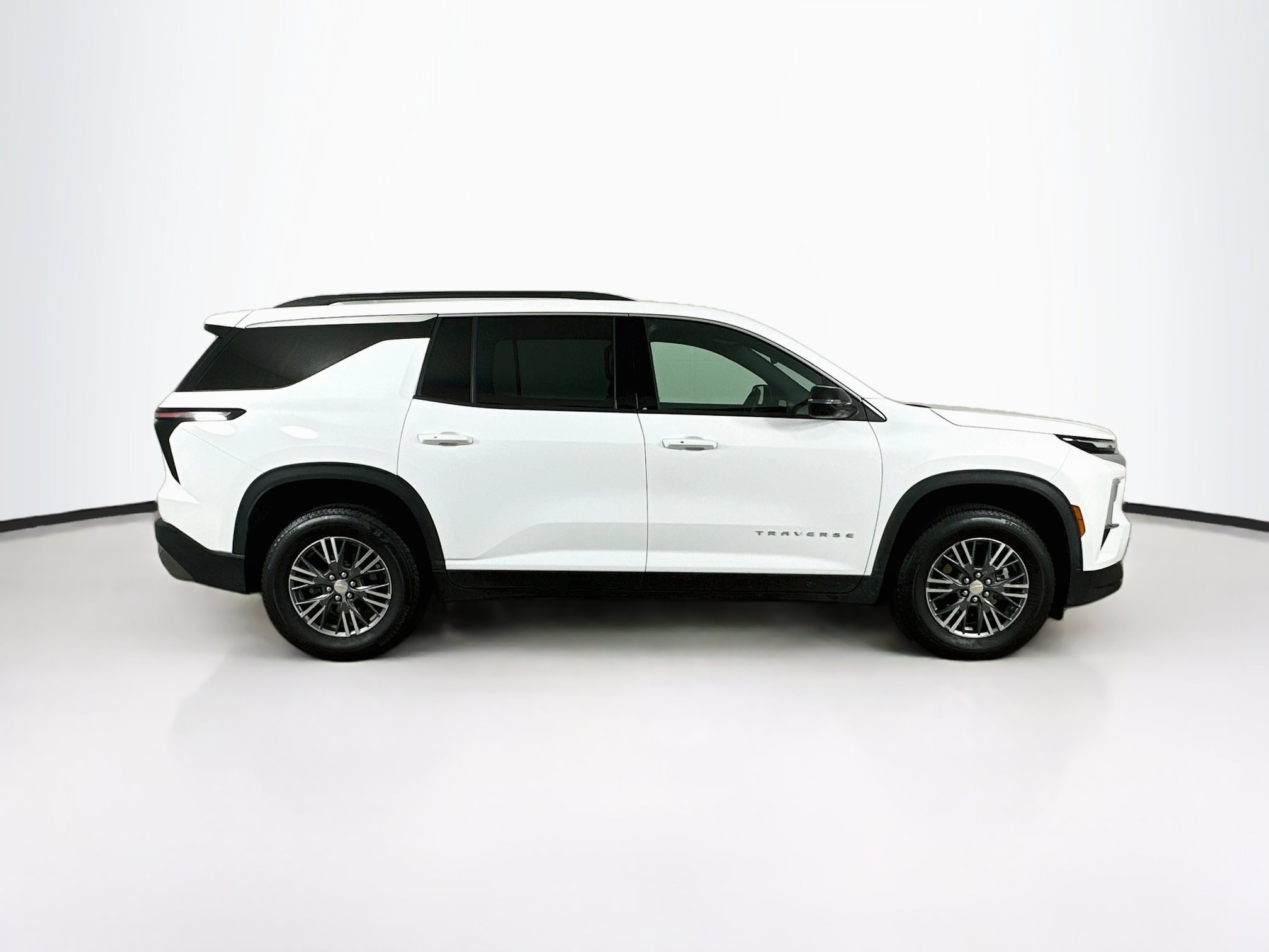 Used 2026 Chevrolet Traverse LT FWD image 10