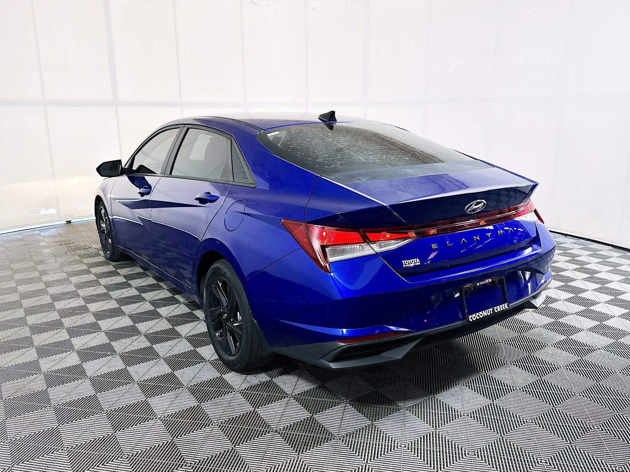 Used 2022 Hyundai Elantra SEL FWD image 5