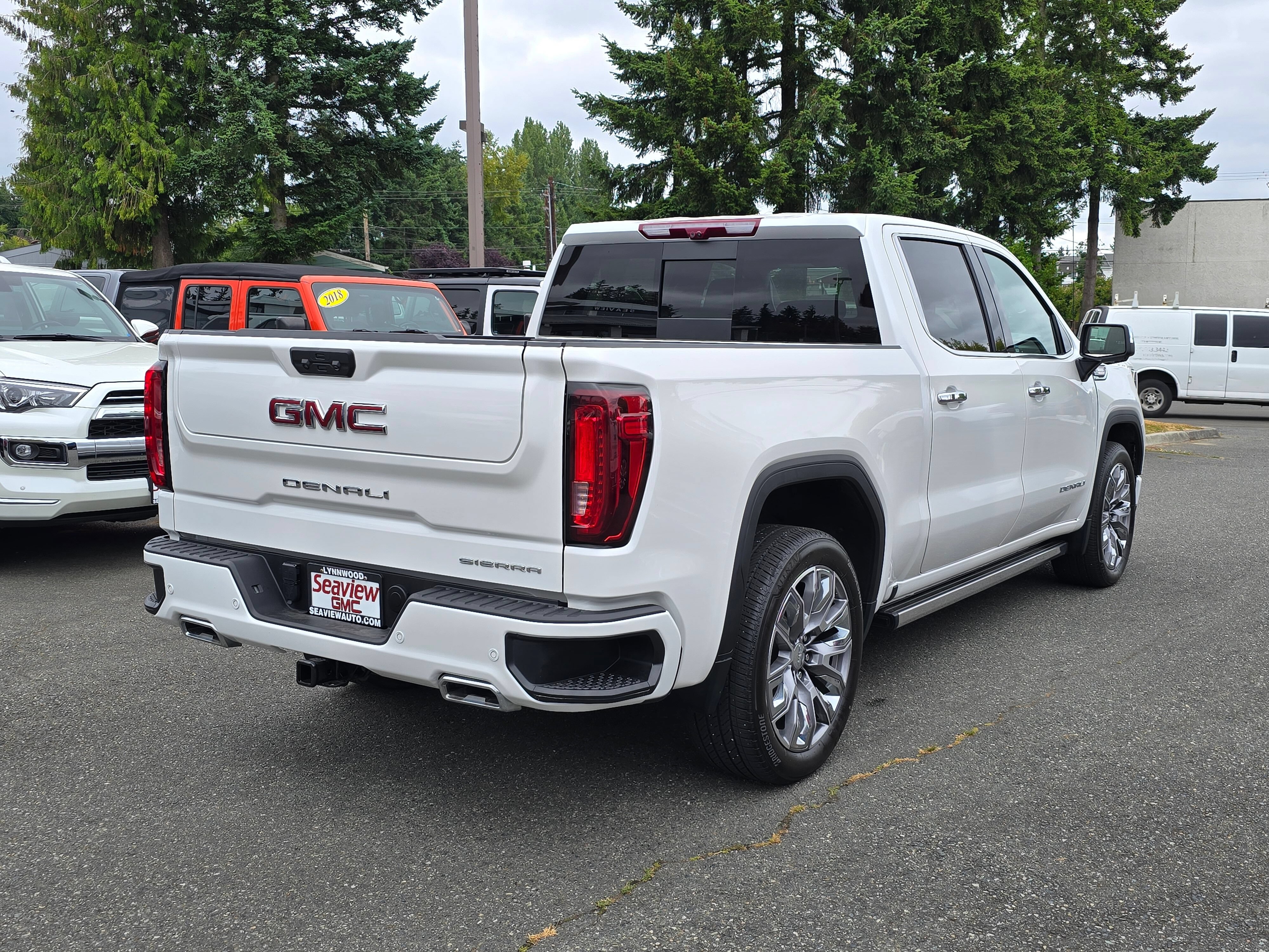 Used 2024 GMC Sierra 1500 Denali w/ Denali Reserve Package AWD/4WD image 7