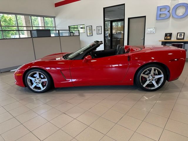 Used 2007 Chevrolet Corvette Convertible w/ Preferred Equipment Group RWD image 2