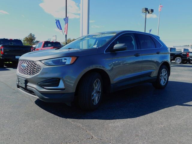 Used 2023 Ford Edge SEL image 4