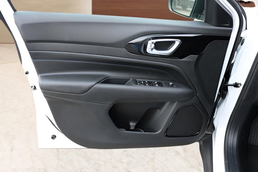 New 2026 Jeep Compass Latitude AWD/4WD image 10