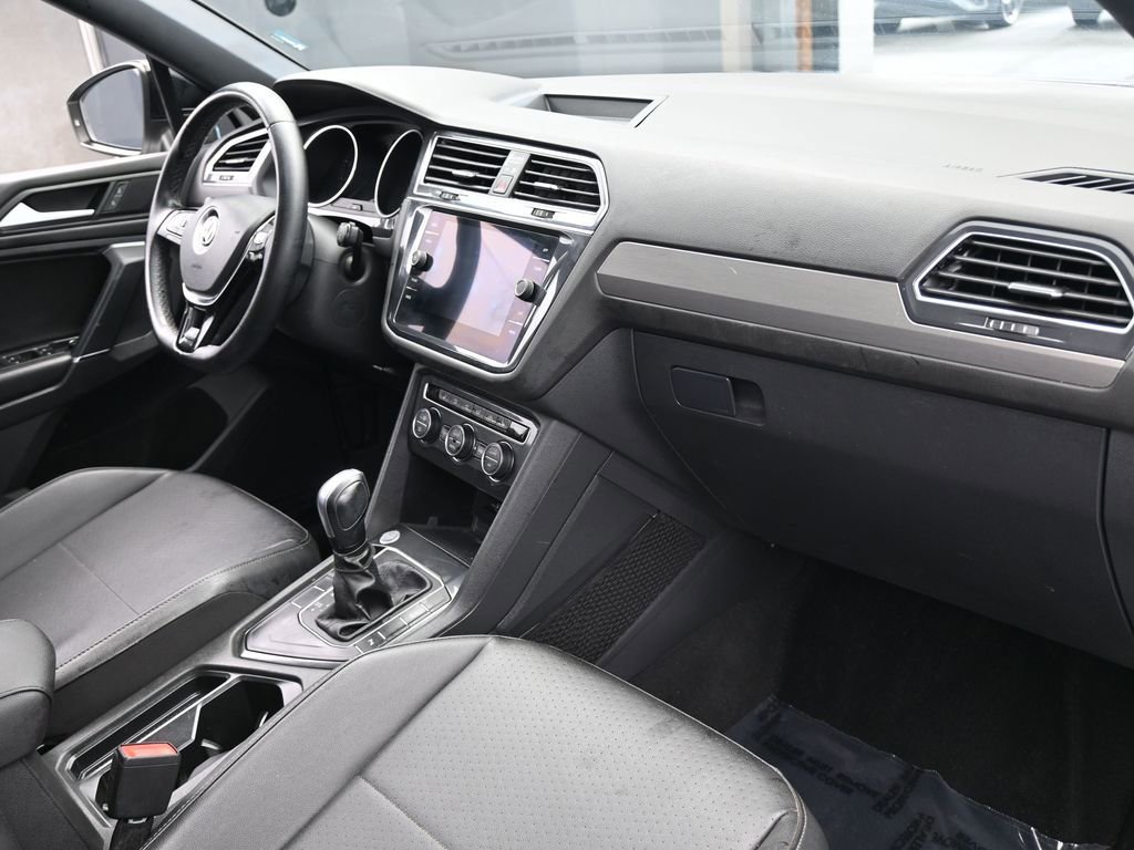 Used 2020 Volkswagen Tiguan SE R-Line image 46