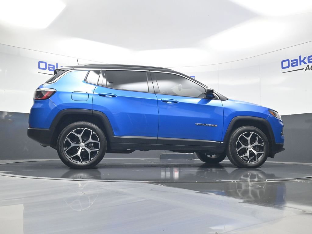 Used 2024 Jeep Compass Limited image 45