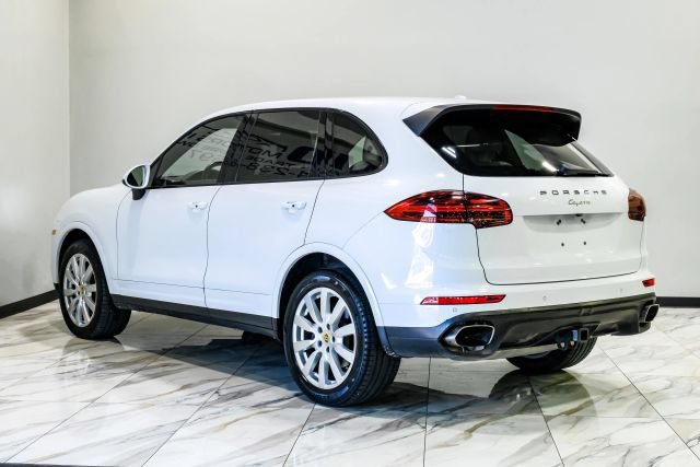 Used 2017 Porsche Cayenne AWD/4WD image 16