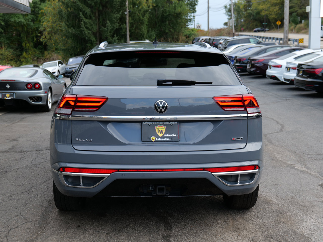 Used 2022 Volkswagen Atlas Cross Sport SEL R-Line image 6