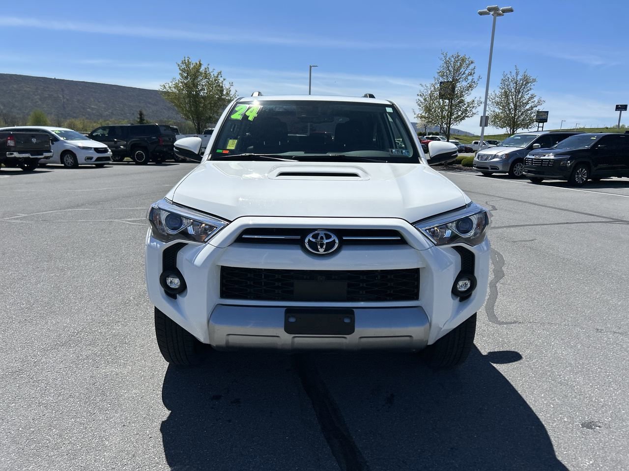Used 2024 Toyota 4Runner TRD Off-Road Premium w/ Off Road Premium Plus Package AWD/4WD image 2