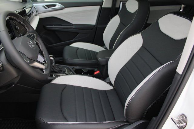 New 2025 Volkswagen Taos SEL image 18