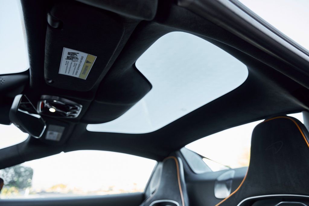 Used 2025 McLaren Artura Spider image 78