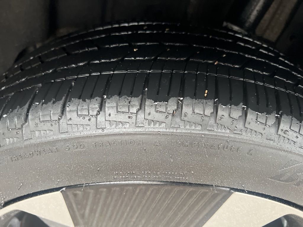 Certified 2025 Nissan Kicks SR AWD/4WD image 42