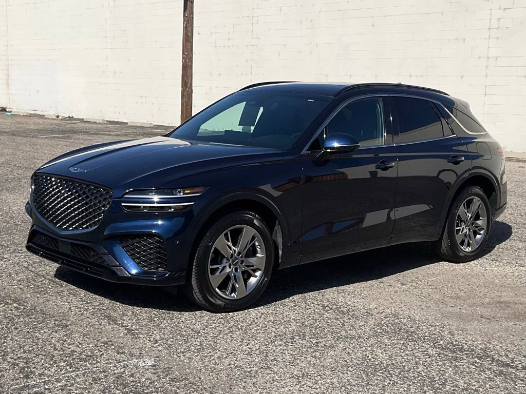 Used 2022 Genesis GV70 3.5T Sport w/ Sport Advanced Package AWD/4WD image 2