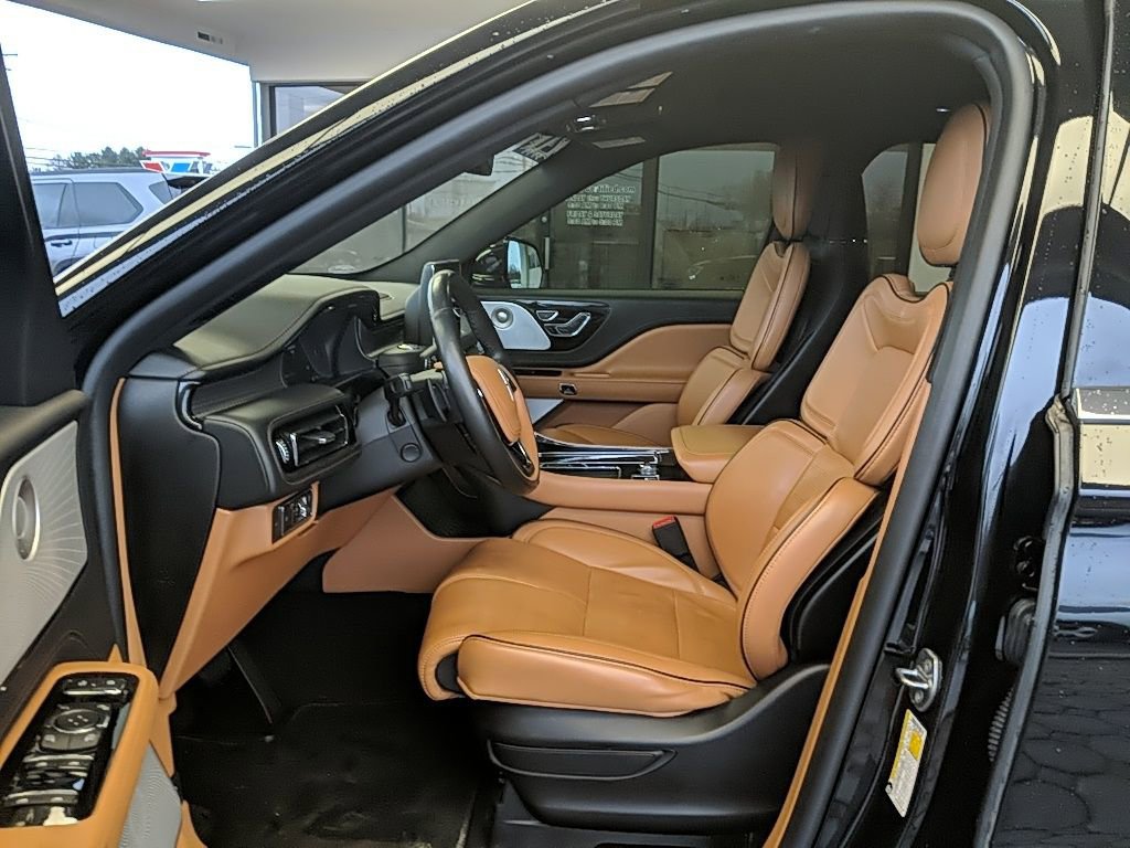 Certified 2021 Lincoln Aviator Black Label w/ Dynamic Handling Package image 12