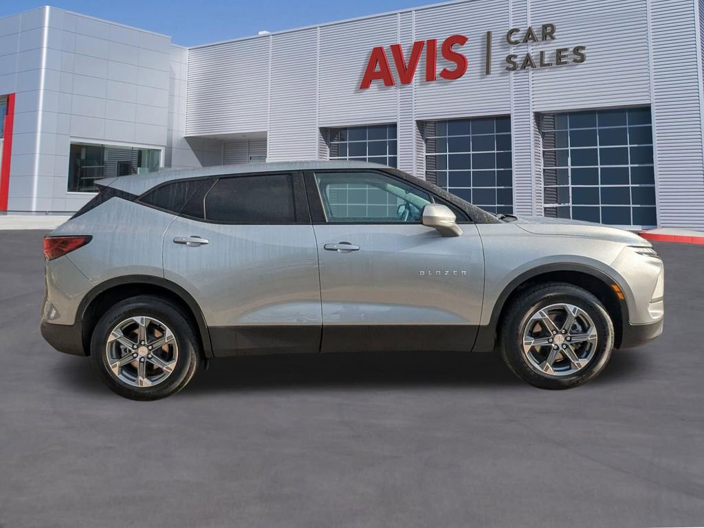 Used 2025 Chevrolet Blazer LT image 5