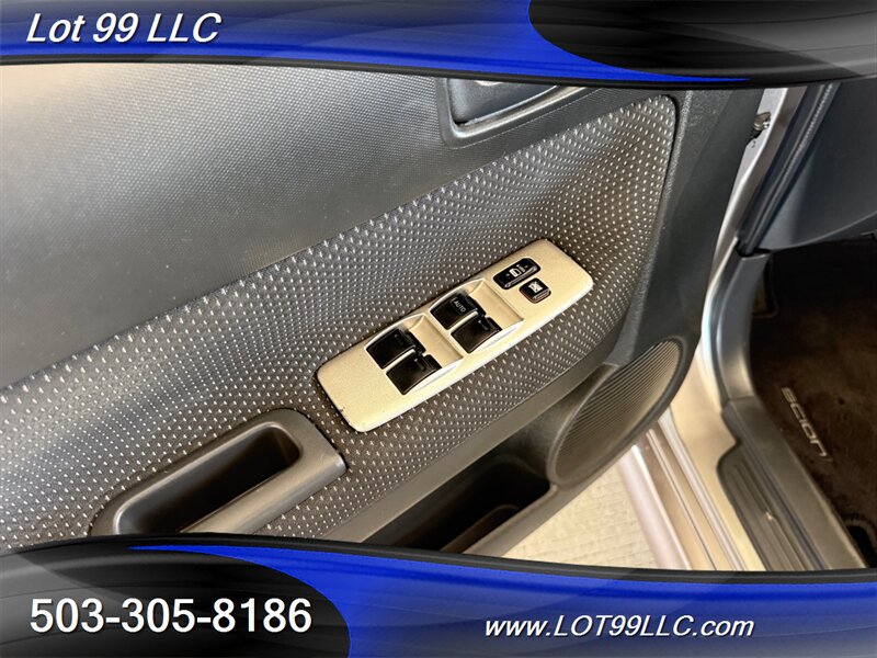 Used 2005 Scion xB FWD image 38