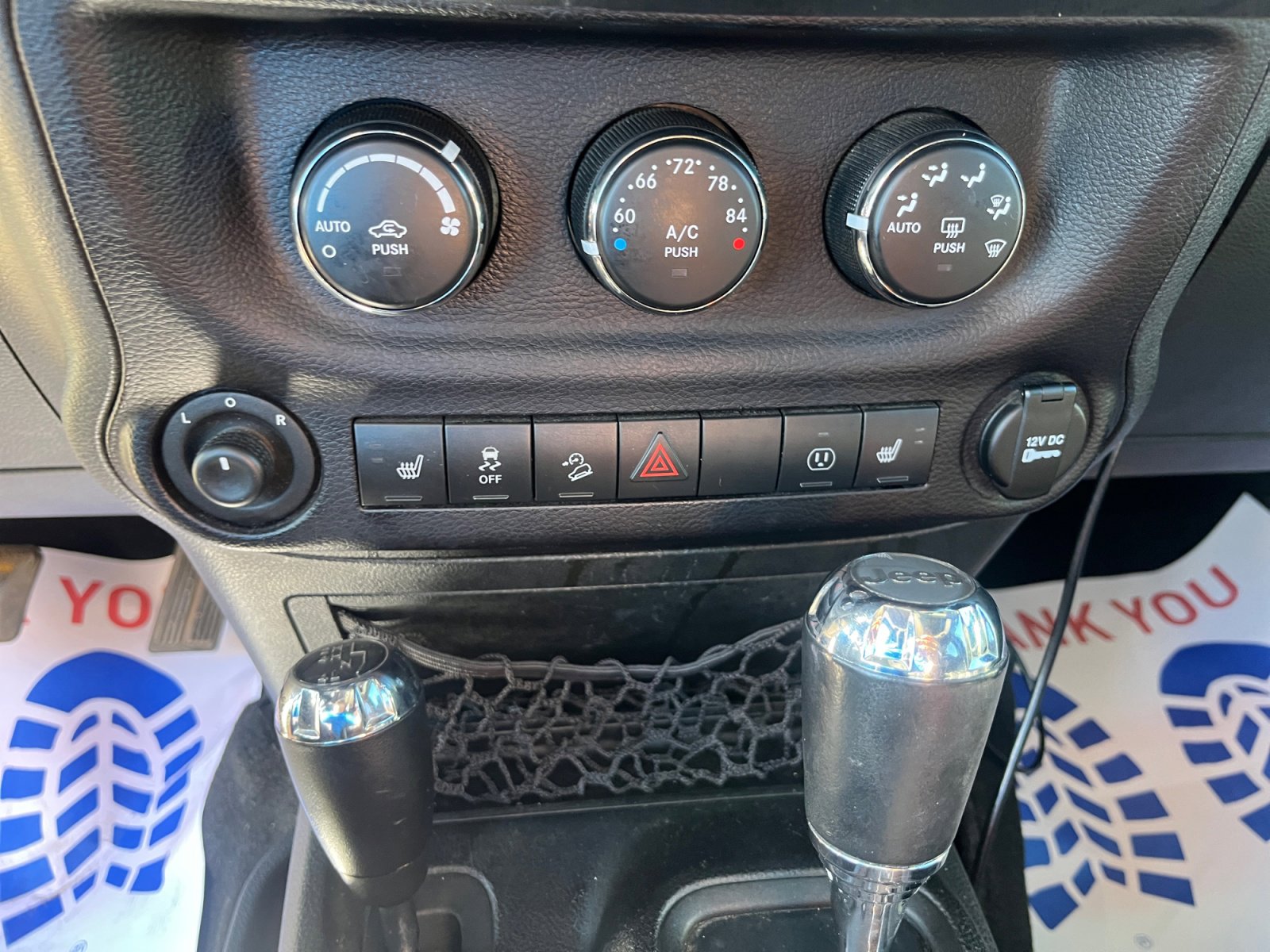 Used 2015 Jeep Wrangler Unlimited Rubicon w/ Connectivity Group image 30