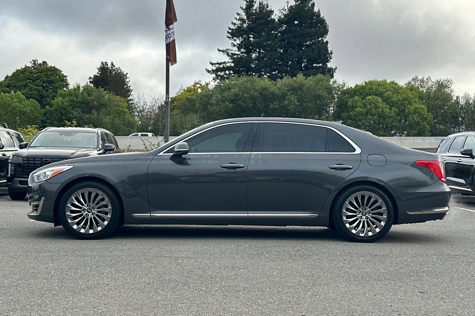 Used 2018 Genesis G90 5.0 Ultimate RWD image 7