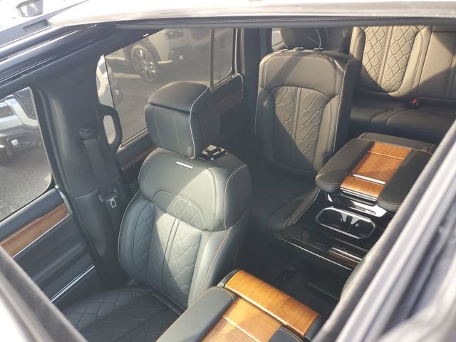 Used 2024 Jeep Grand Wagoneer Series III w/ HD Trailer Tow Package image 36