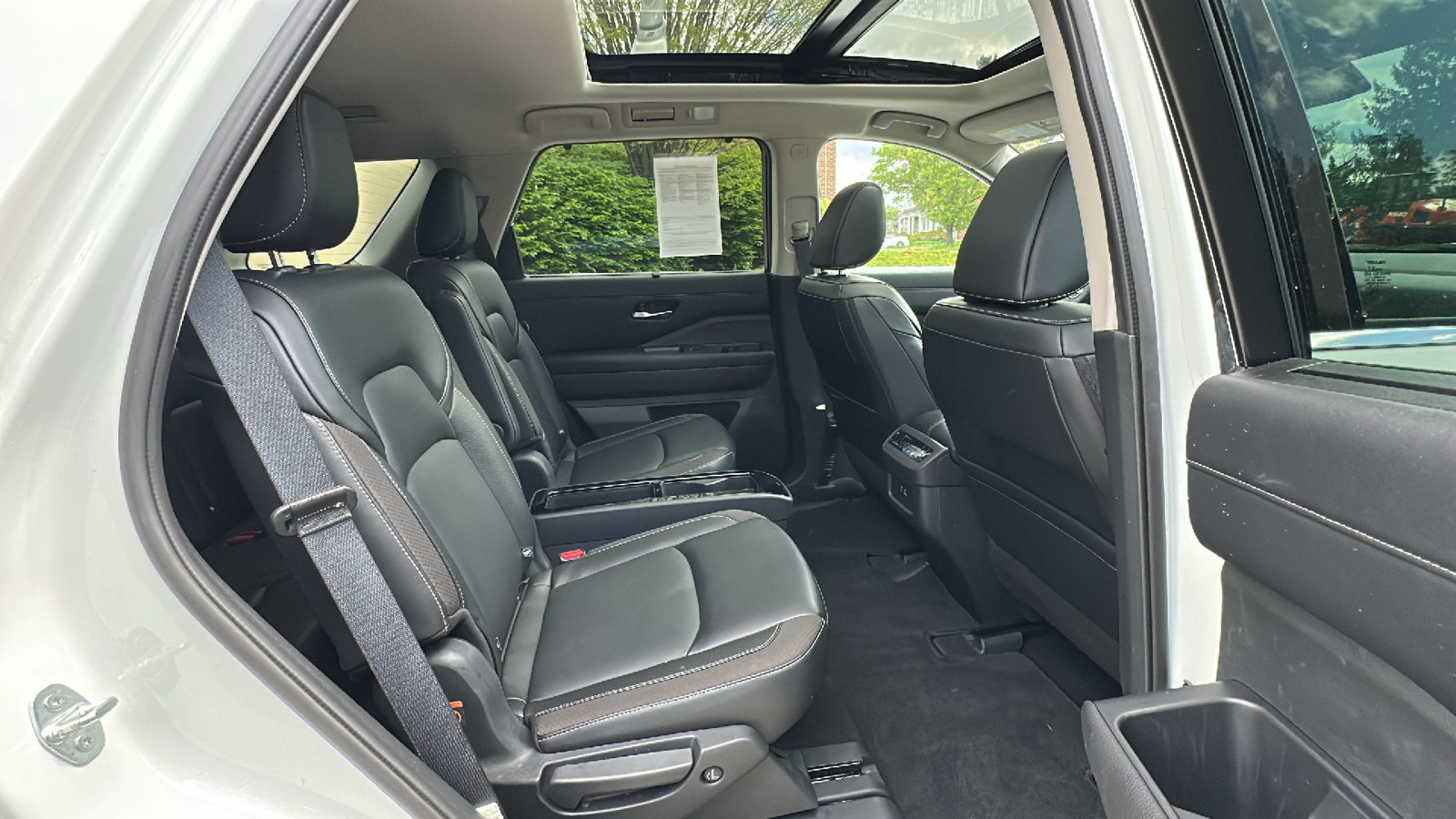 Certified 2024 Nissan Pathfinder SL w/ SL Premium Package AWD/4WD image 24