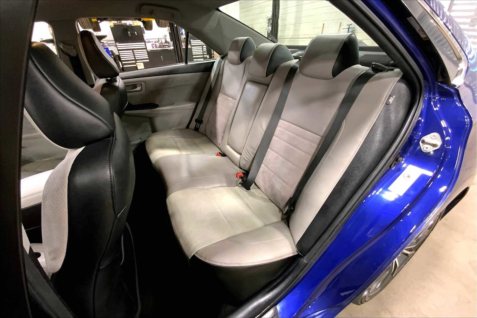 Used 2015 Toyota Camry XSE image 15