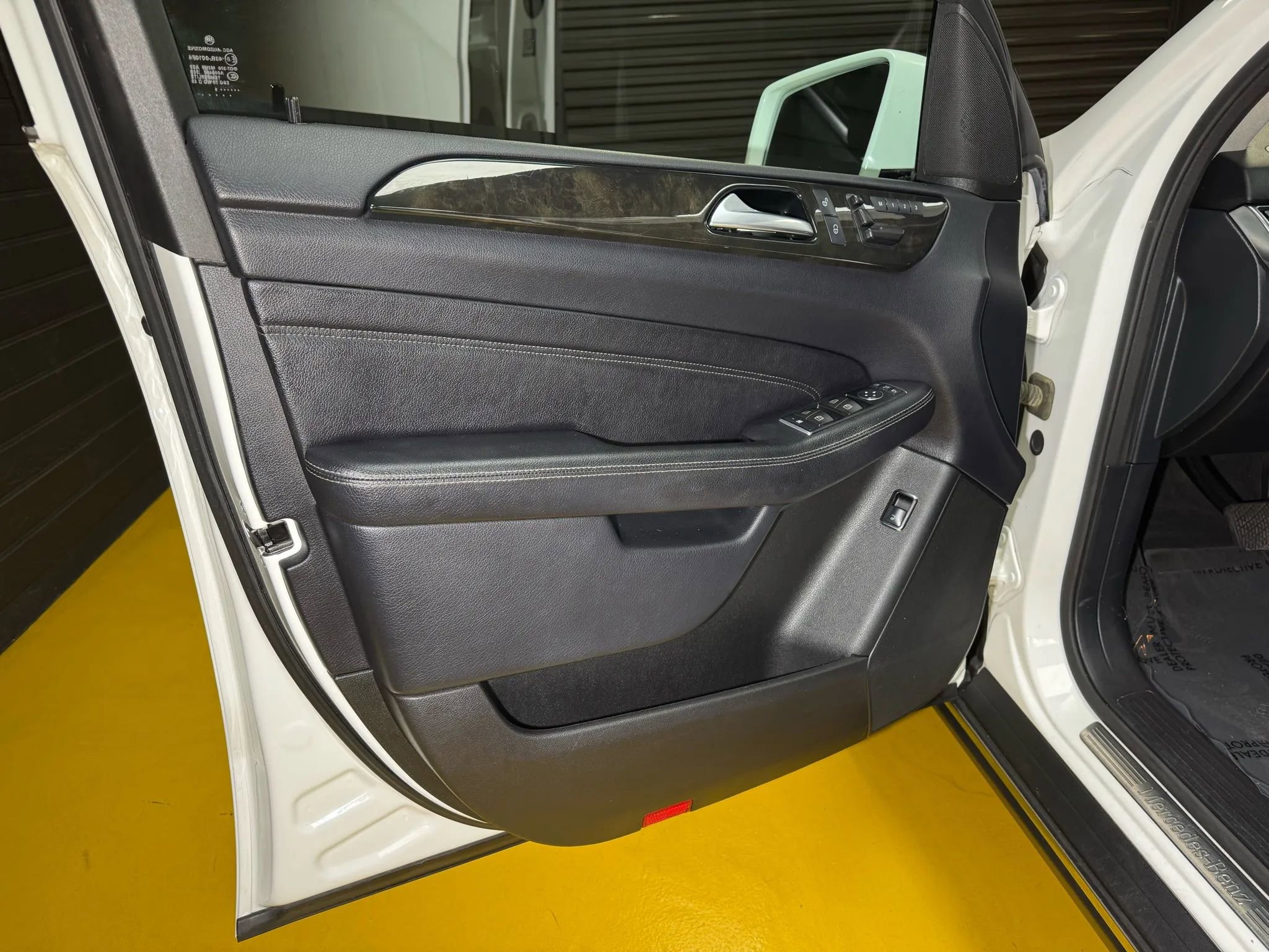 Used 2015 Mercedes-Benz ML 350 4MATIC w/ Premium 1 Package image 40