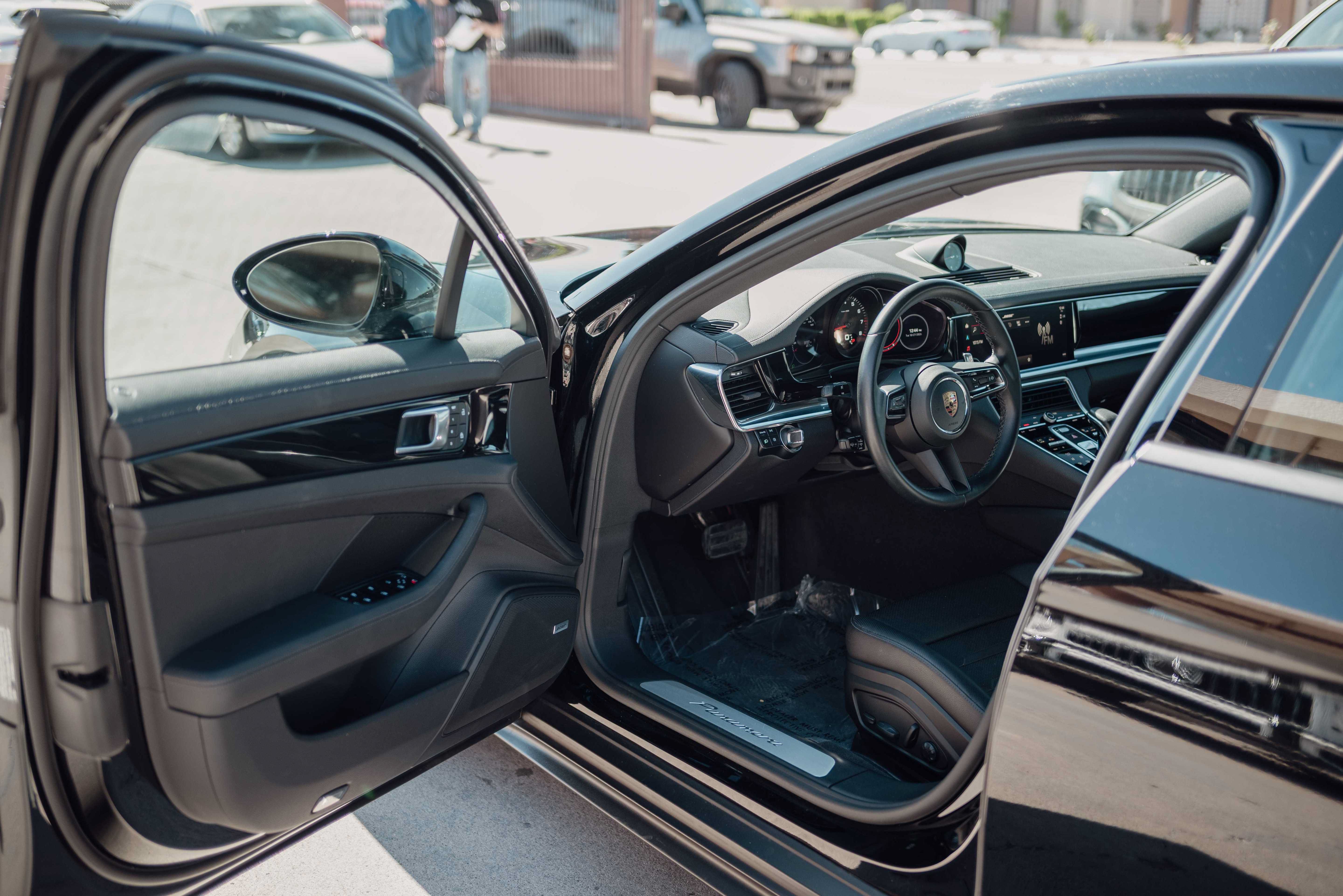 Used 2023 Porsche Panamera RWD image 5