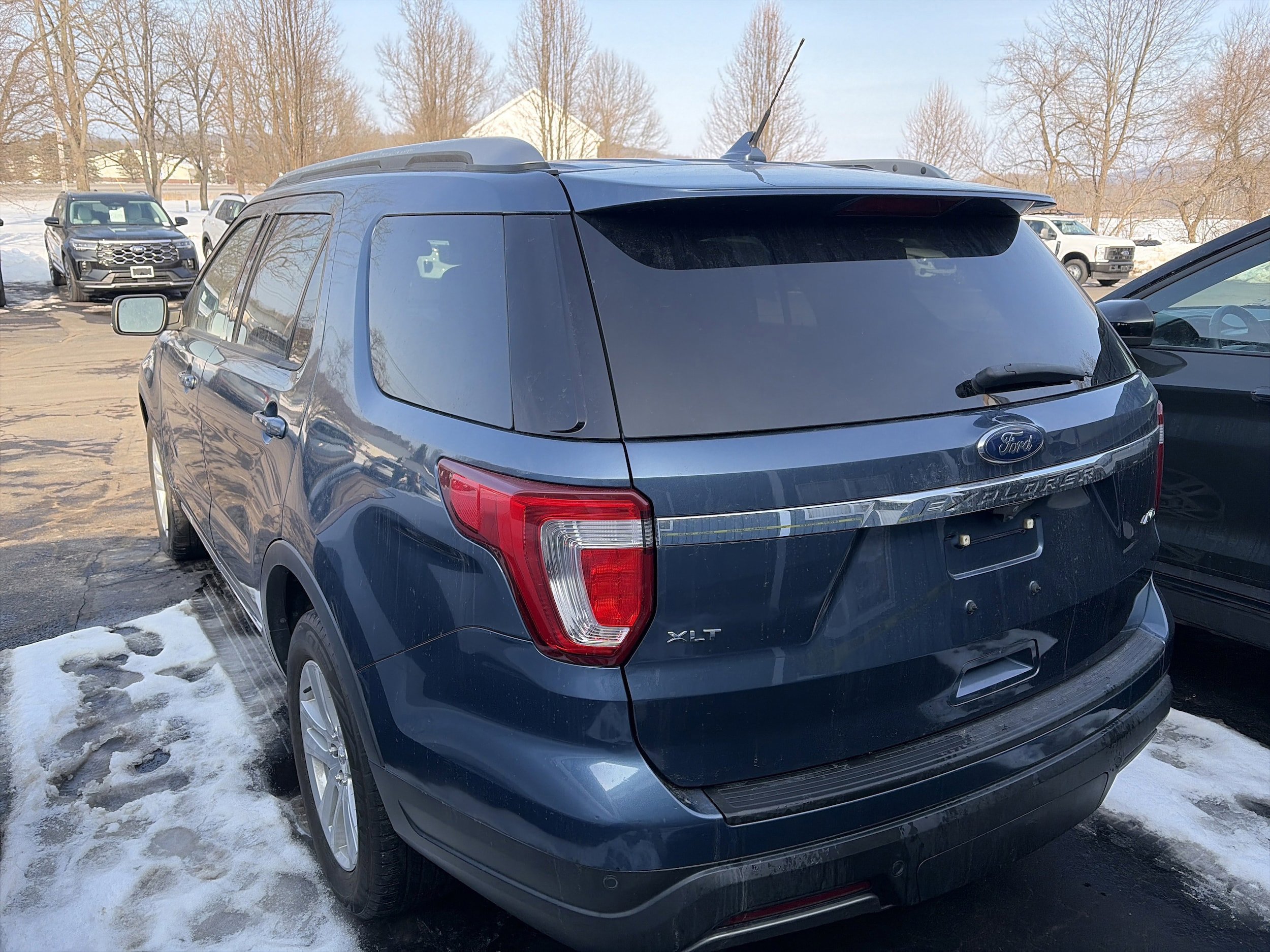 Used 2019 Ford Explorer XLT w/ Equipment Group 202A image 3