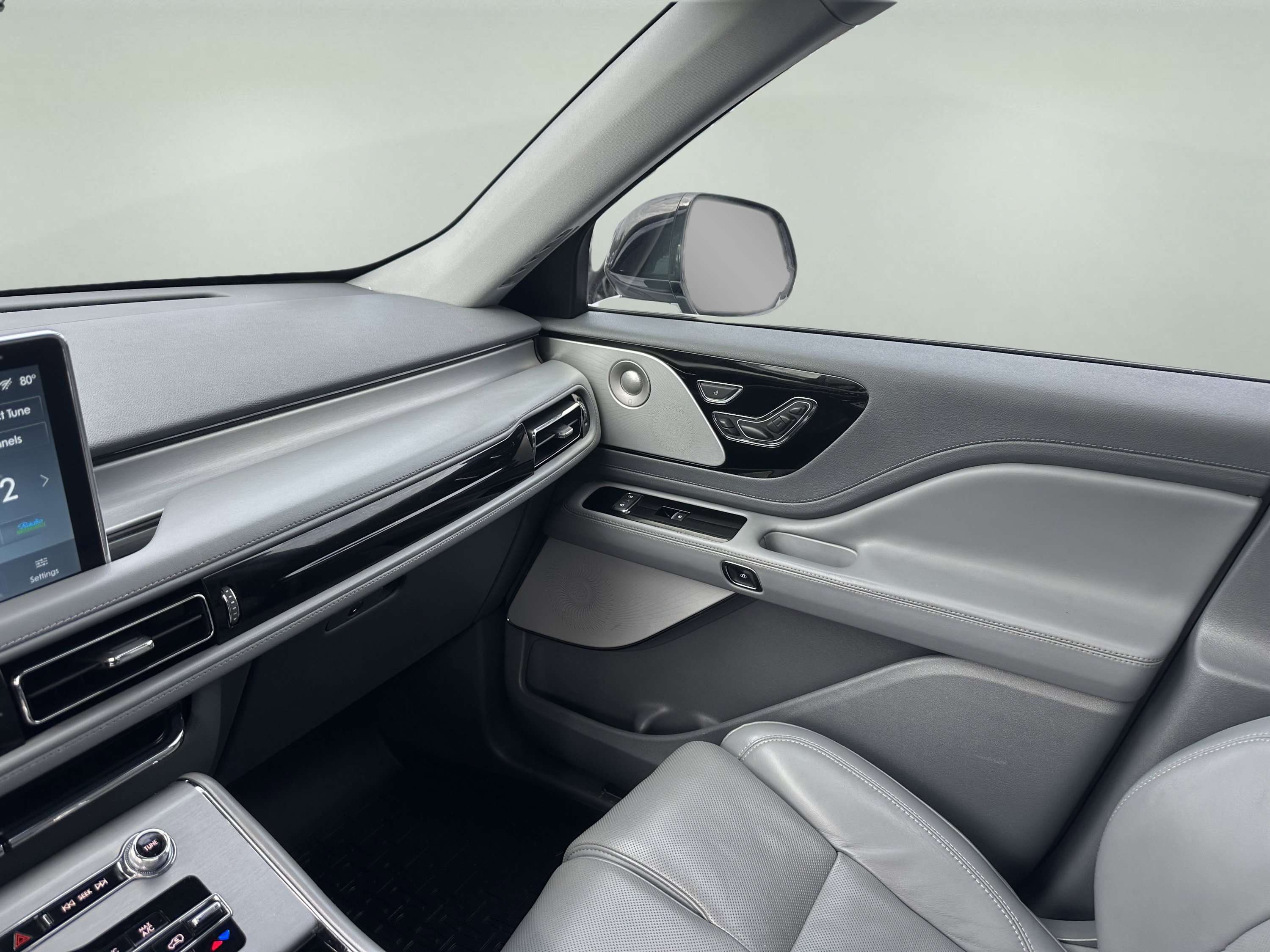 Used 2021 Lincoln Aviator Reserve w/ Equipment Group 202A image 15