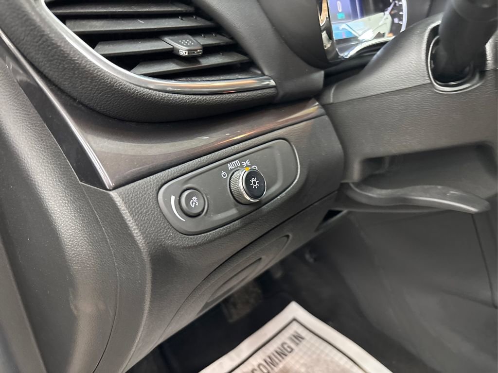 Used 2022 Buick Encore Preferred w/ Safety Package image 33