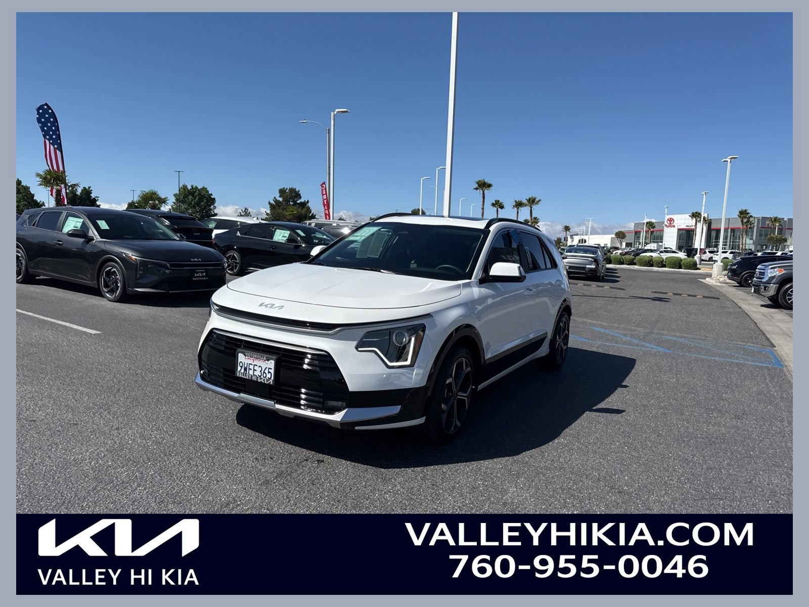 Certified 2025 Kia Niro EX Touring FWD image 1