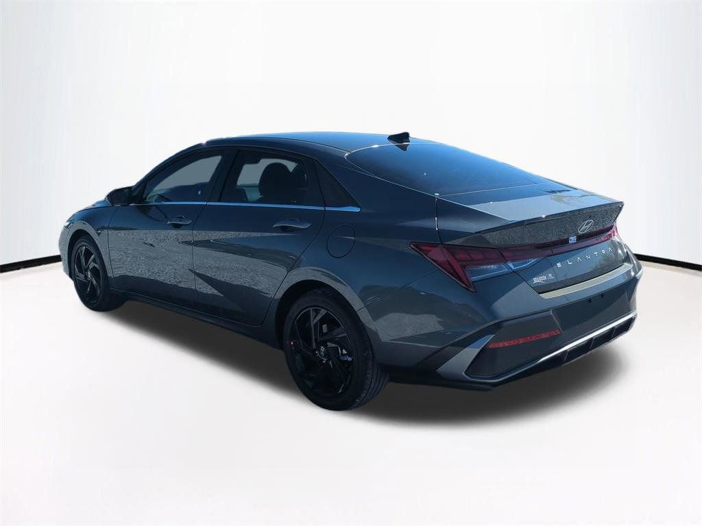 New 2026 Hyundai Elantra SEL Sport image 7
