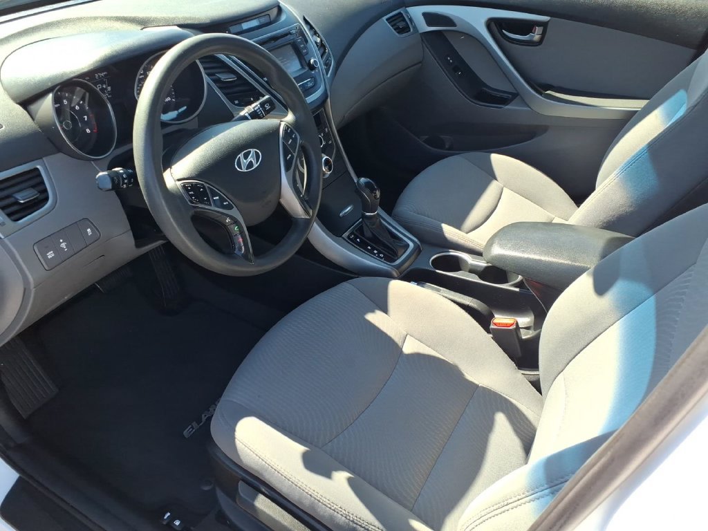 Used 2015 Hyundai Elantra SE w/ Option Group 02 FWD image 14