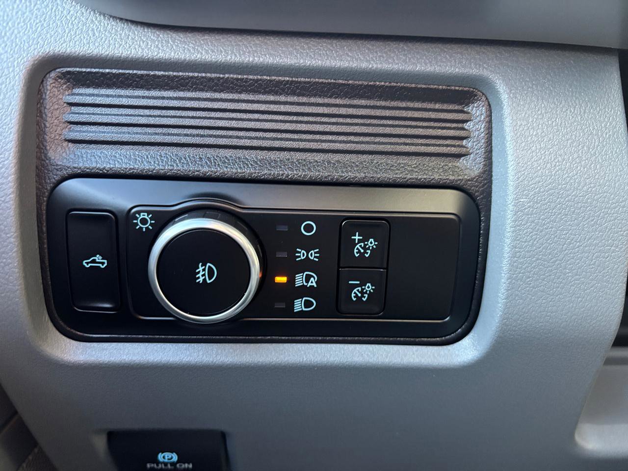 Used 2024 Ford F250 XL w/ STX Appearance Package image 18