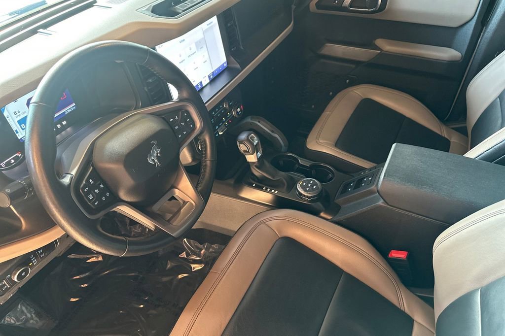 Used 2023 Ford Bronco Wildtrak image 10