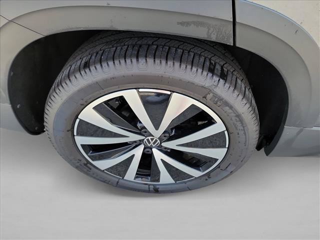 Used 2023 Volkswagen Taos SE AWD/4WD image 11
