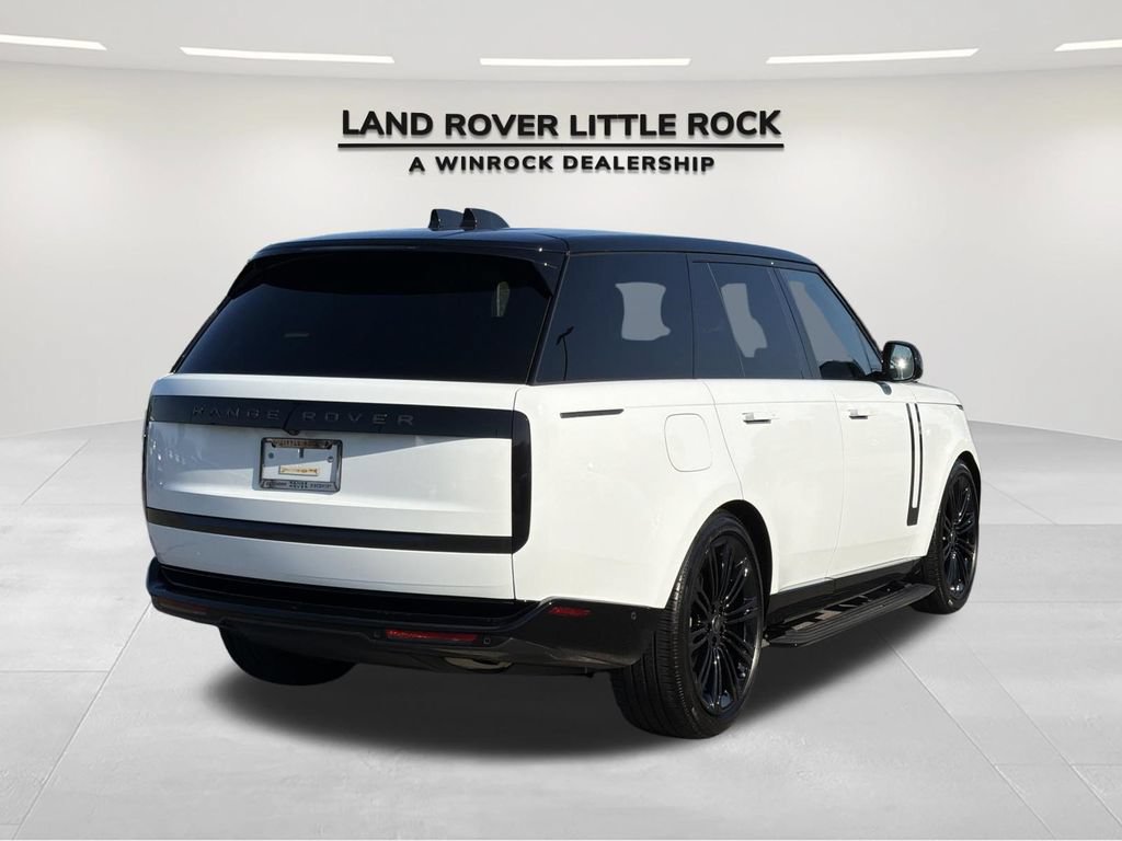 Used 2025 Land Rover Range Rover SE AWD/4WD image 2