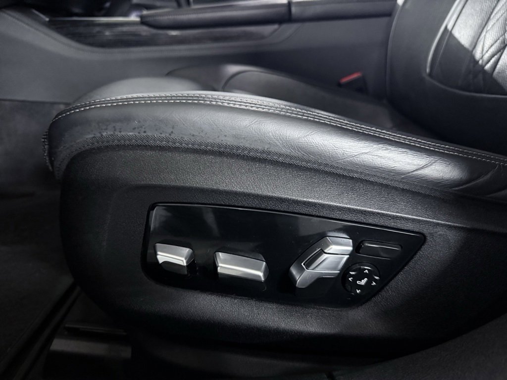 Used 2022 BMW 750i xDrive w/ Luxury Rear Seating Package image 19